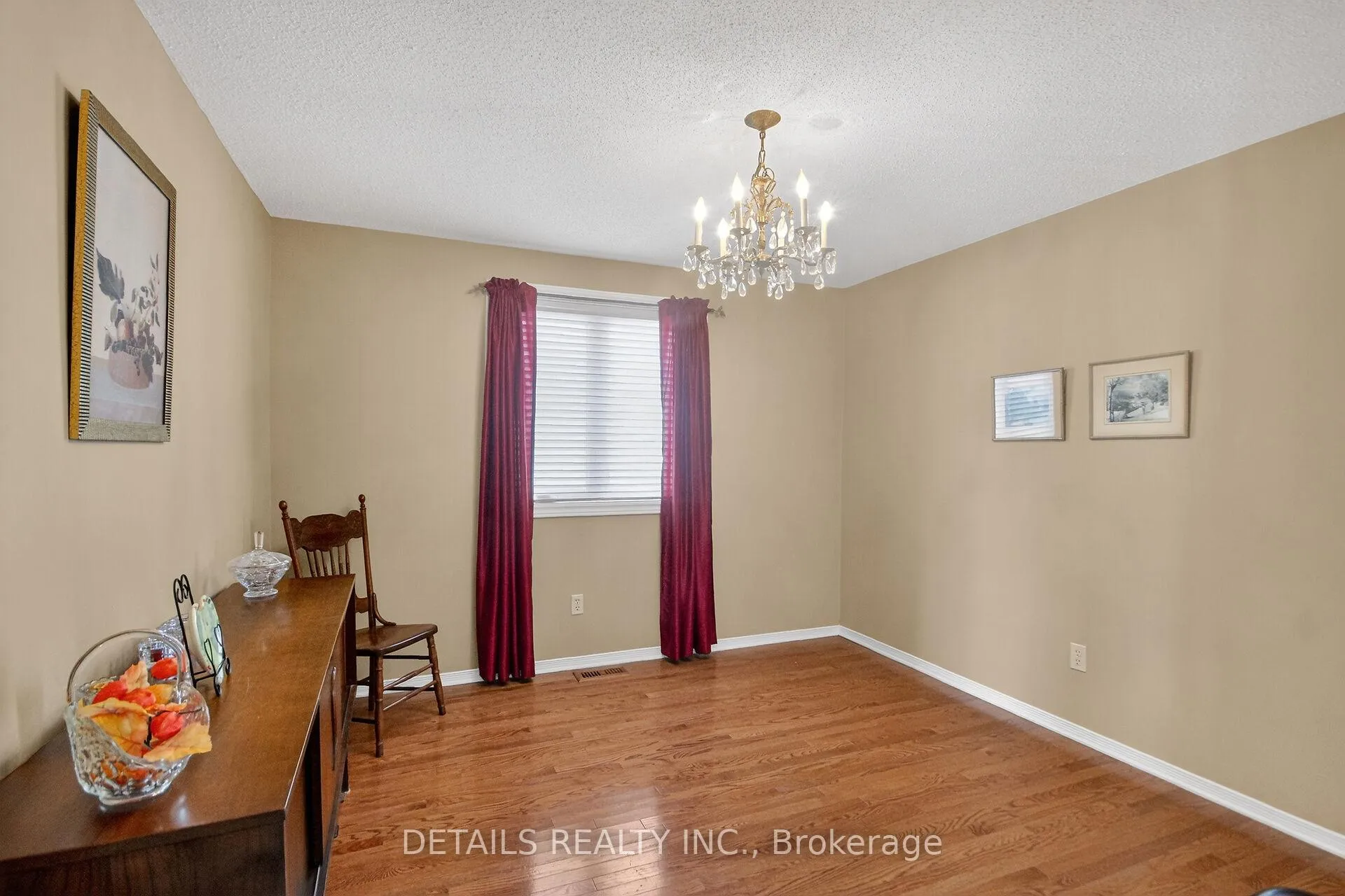 Photo 10 of 6105 Lariviere Crescent, Ottawa, Chapel Hill South - Orleans Village — HOMEH
