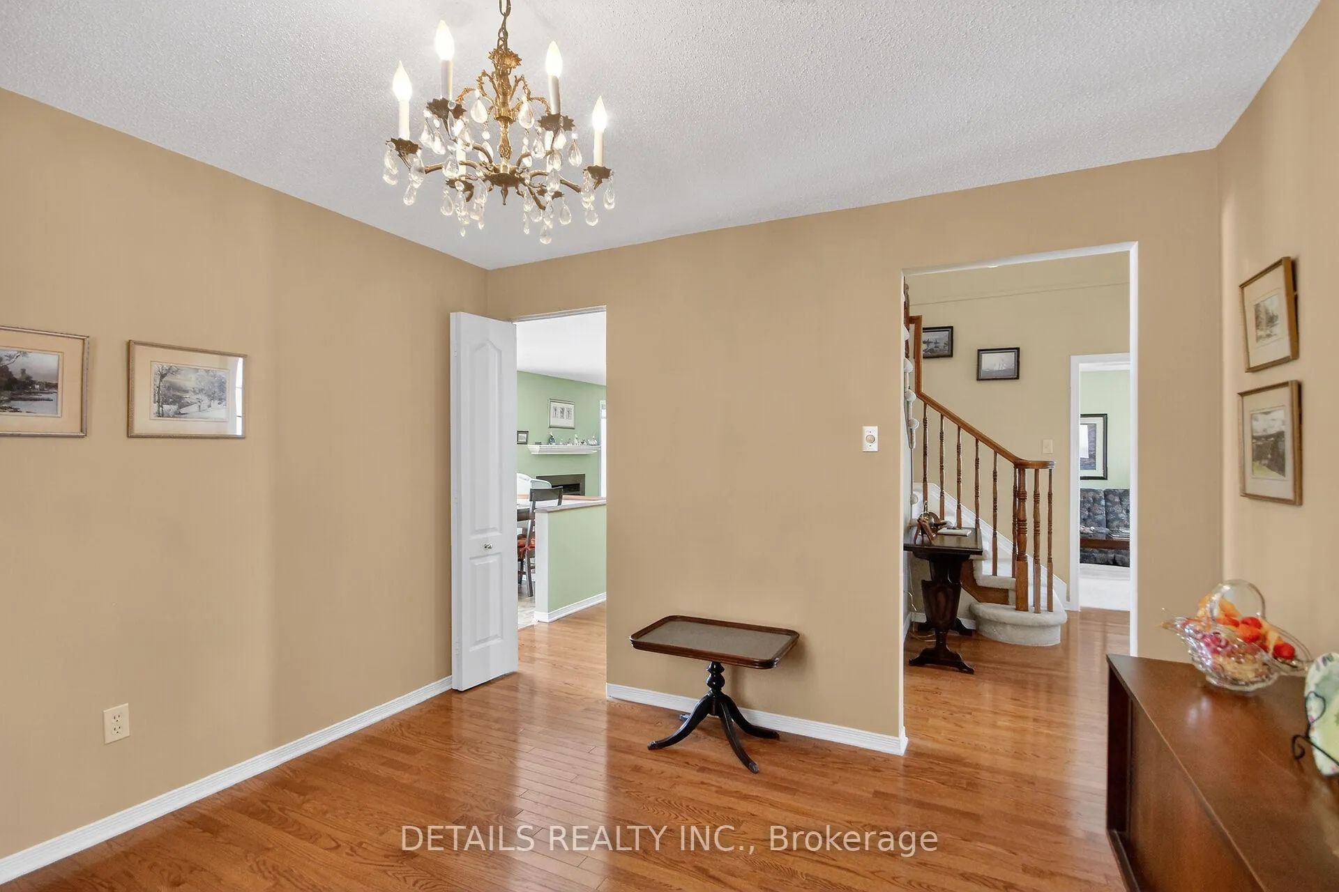 Photo 11 of 6105 Lariviere Crescent, Ottawa, Chapel Hill South - Orleans Village — HOMEH