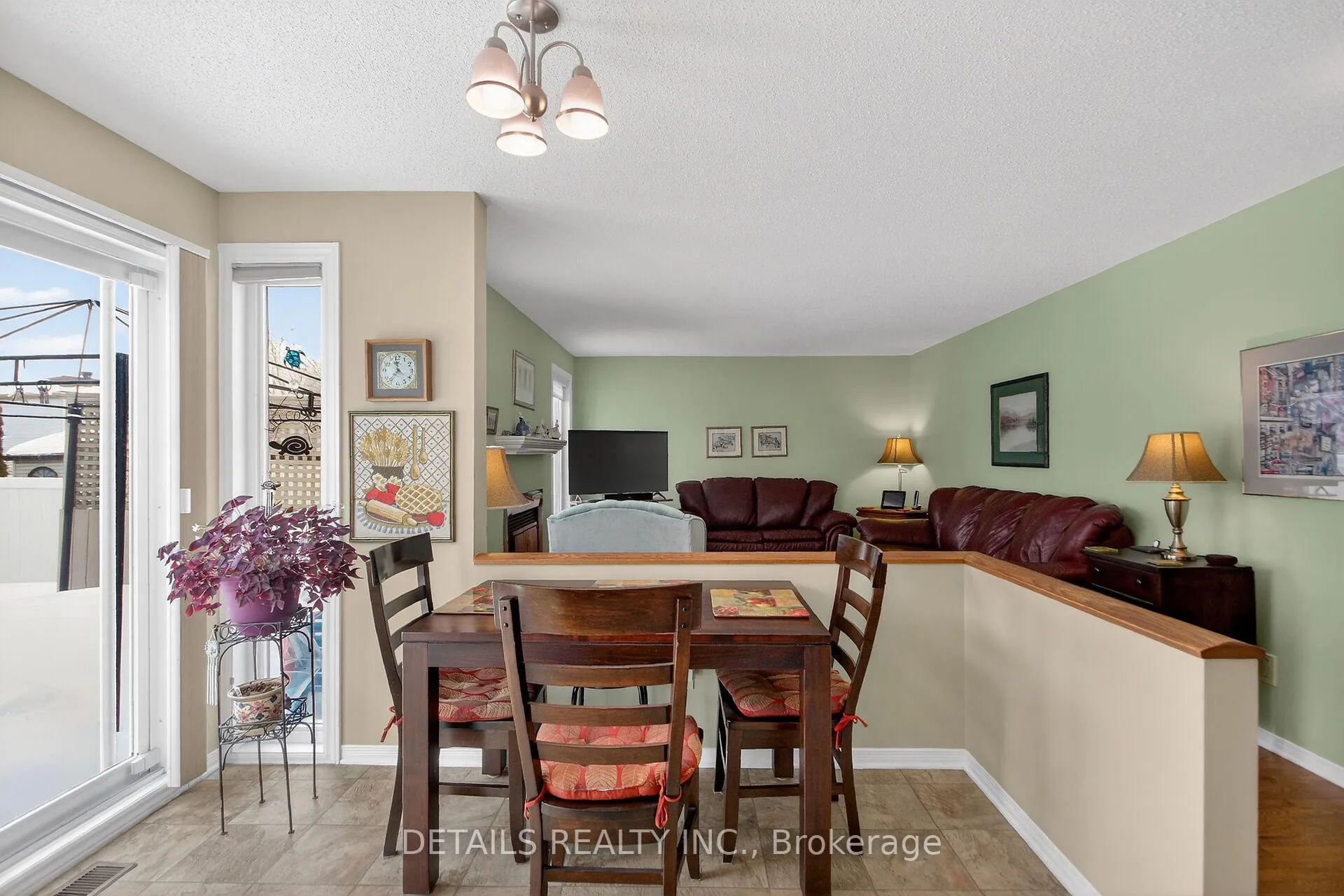 Photo 13 of 6105 Lariviere Crescent, Ottawa, Chapel Hill South - Orleans Village — HOMEH