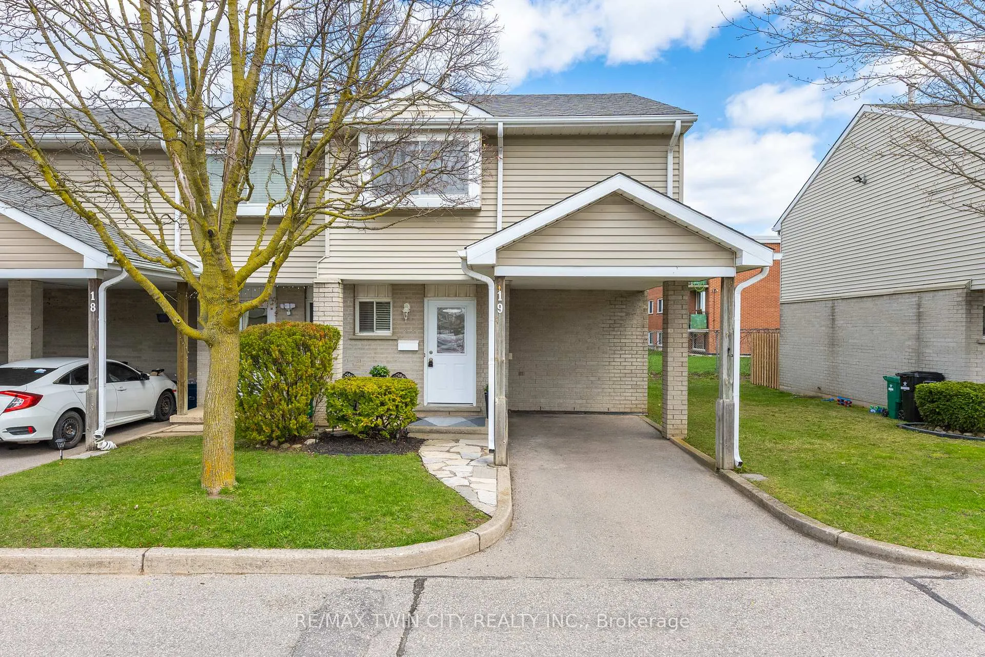 Front of 125 Sekura Crescent