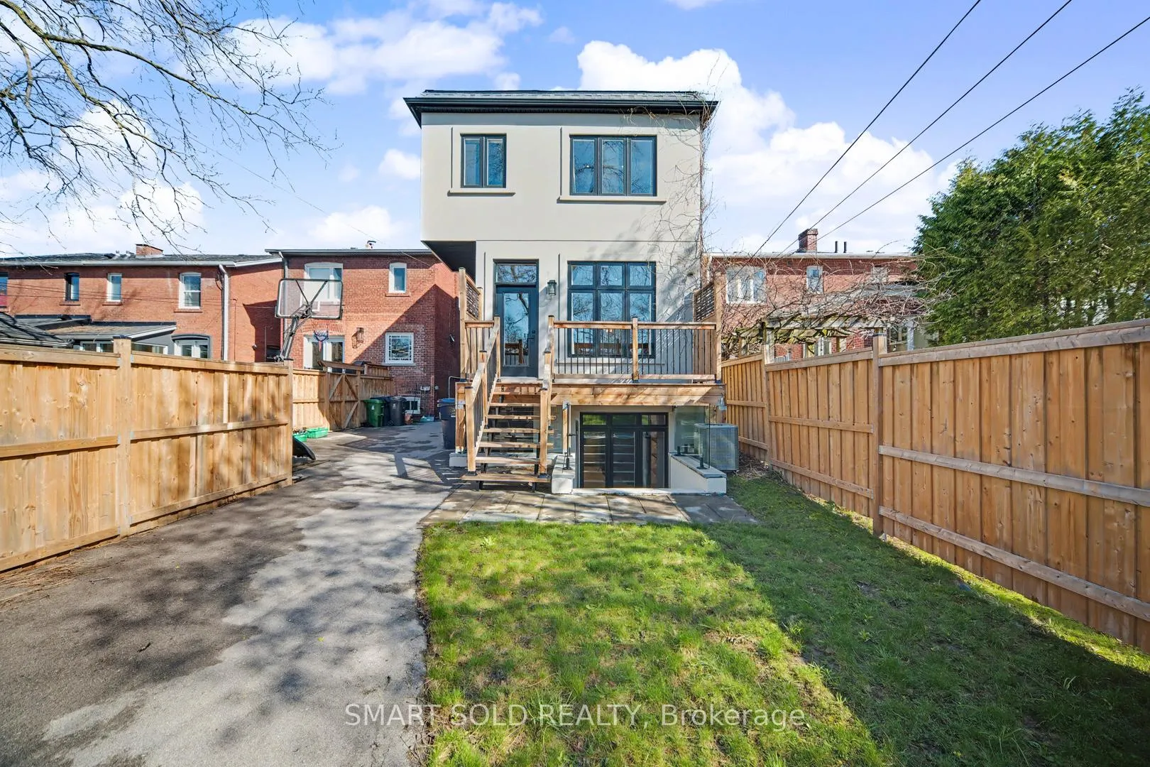 Front of 443 Hillsdale Avenue E