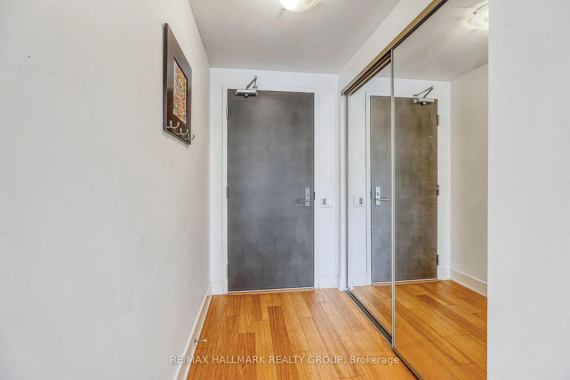 Photo 7 of Unit 814, 411 Mackay Street, Ottawa, Lindenlea — HOMEH