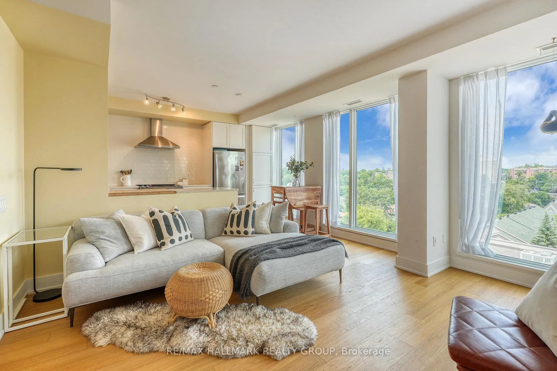 Photo 10 of Unit 814, 411 Mackay Street, Ottawa, Lindenlea — HOMEH