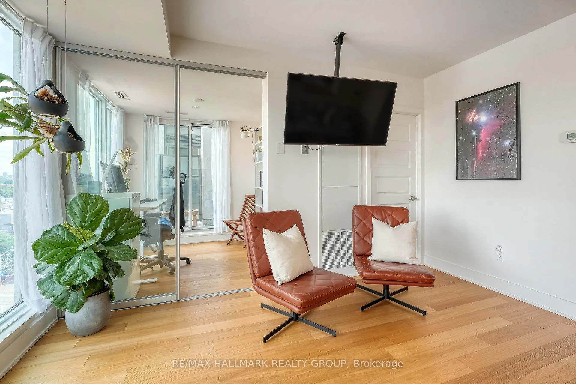 Photo 11 of Unit 814, 411 Mackay Street, Ottawa, Lindenlea — HOMEH
