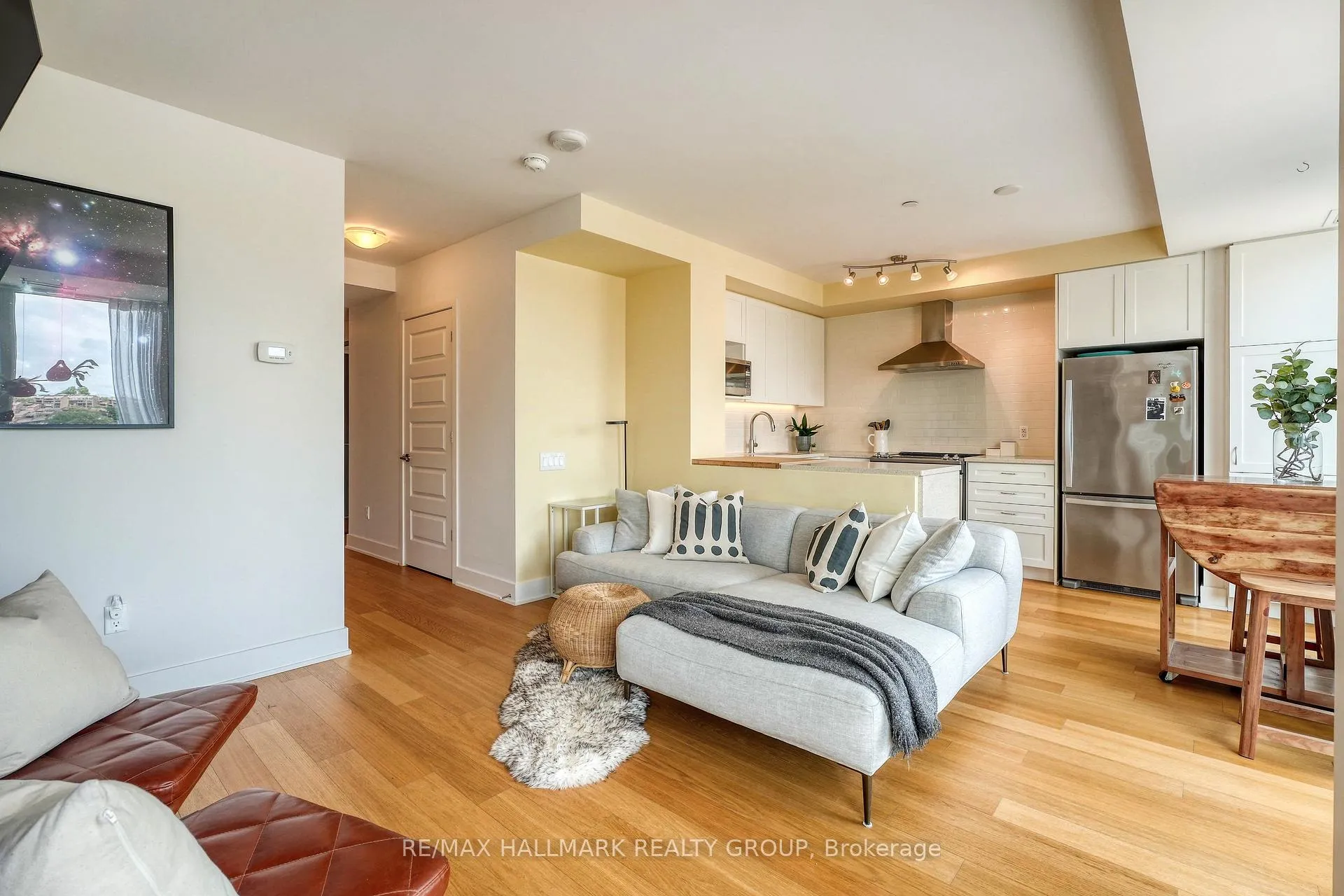 Photo 12 of Unit 814, 411 Mackay Street, Ottawa, Lindenlea — HOMEH