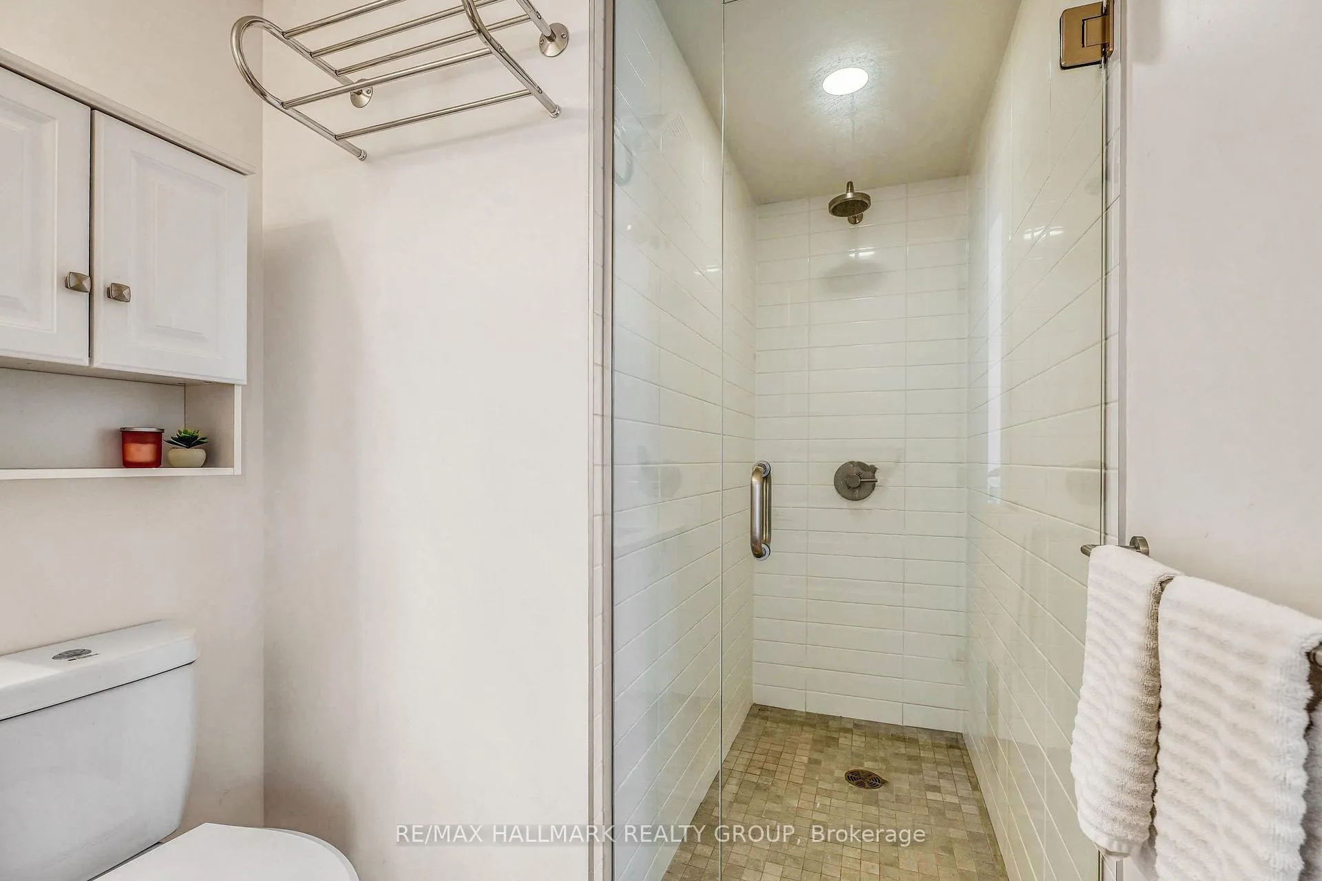 Photo 22 of Unit 814, 411 Mackay Street, Ottawa, Lindenlea — HOMEH