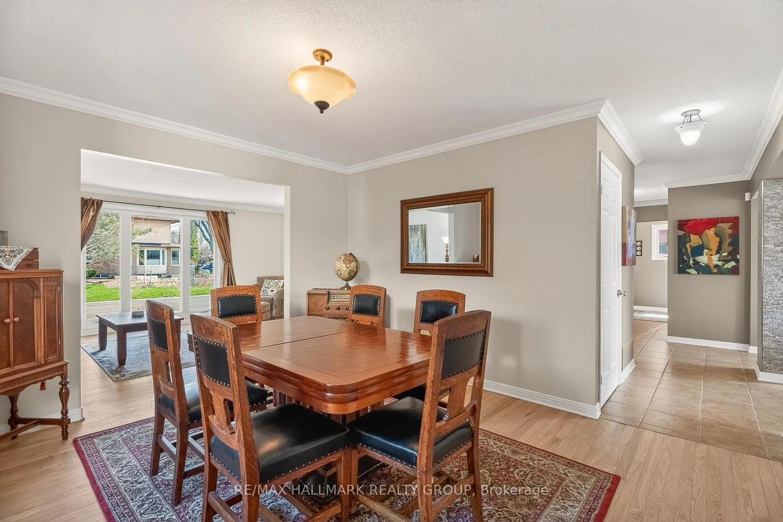 Photo 13 of 853 Acadian Gardens, Ottawa, Convent Glen — HOMEH