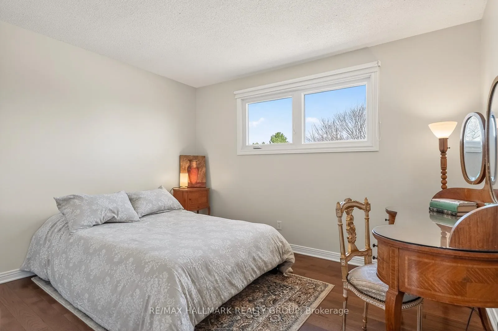 Photo 33 of 853 Acadian Gardens, Ottawa, Convent Glen — HOMEH