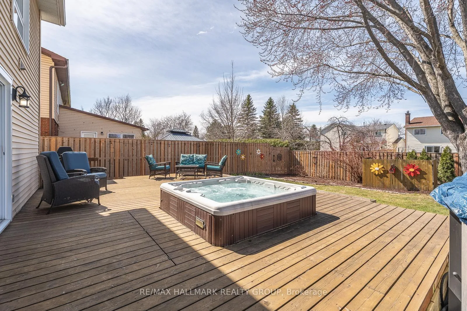 Photo 41 of 853 Acadian Gardens, Ottawa, Convent Glen — HOMEH