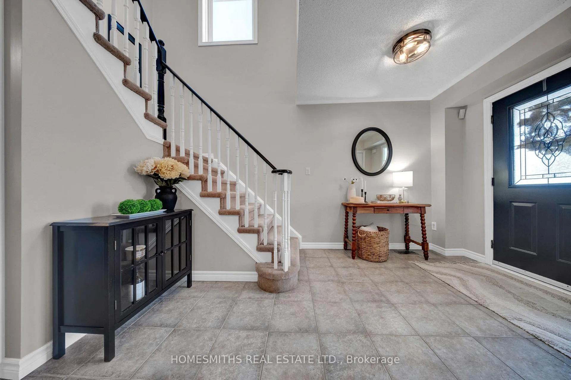 Photo 5 of 147 Sleeman Square, Clarington, Courtice — HOMEH