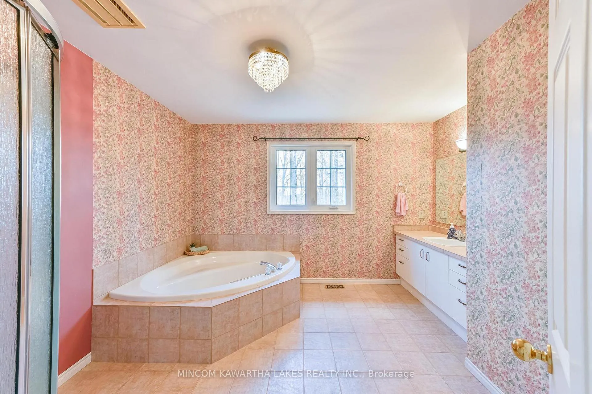 Photo 17 of 994 Birchview Crescent, Selwyn — HOMEH