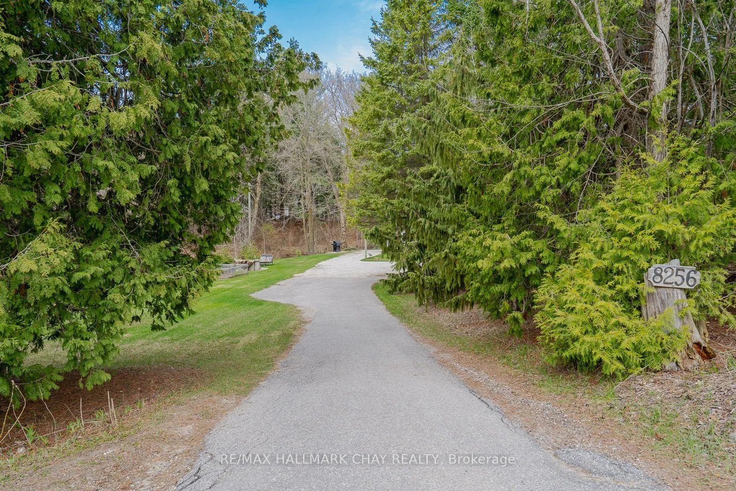 Photo 3 of 8256 Main Street, Adjala-Tosorontio, Lisle — HOMEH