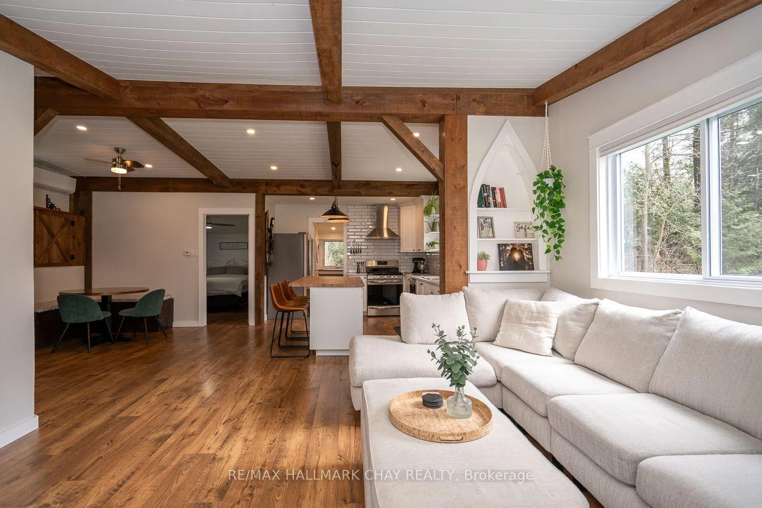 Photo 5 of 8256 Main Street, Adjala-Tosorontio, Lisle — HOMEH