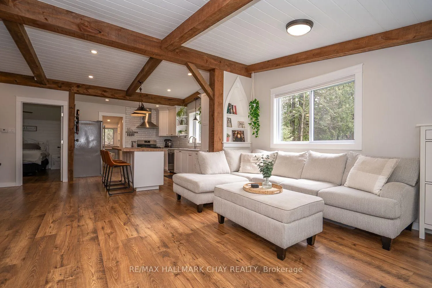 Photo 10 of 8256 Main Street, Adjala-Tosorontio, Lisle — HOMEH