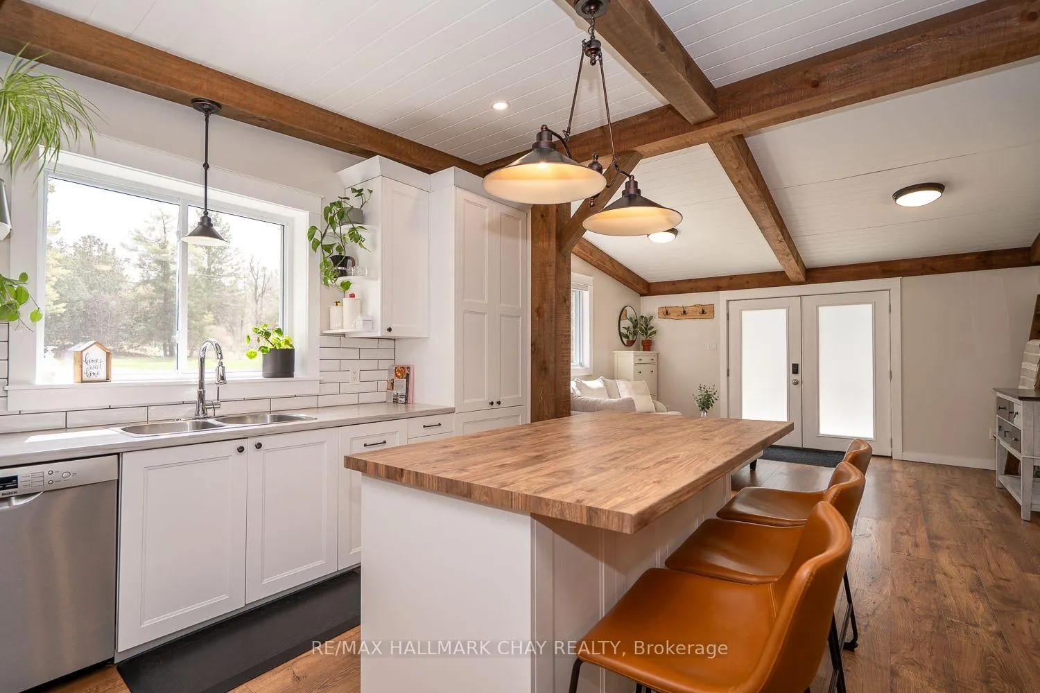 Photo 16 of 8256 Main Street, Adjala-Tosorontio, Lisle — HOMEH