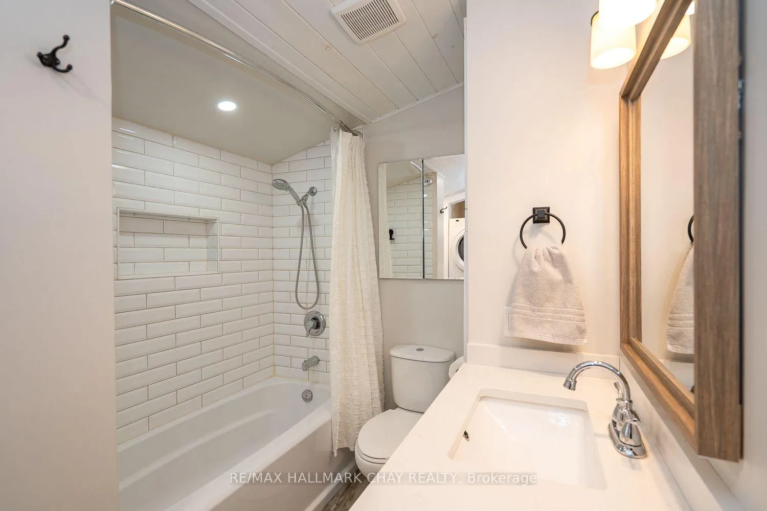 Photo 31 of 8256 Main Street, Adjala-Tosorontio, Lisle — HOMEH