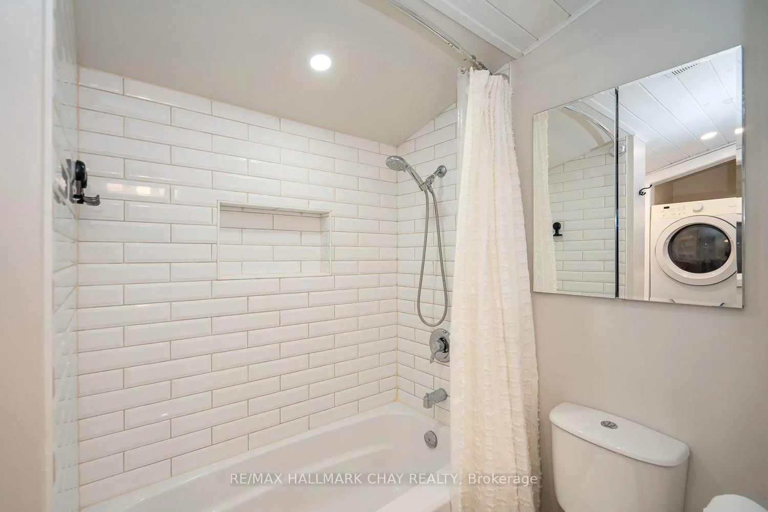 Photo 33 of 8256 Main Street, Adjala-Tosorontio, Lisle — HOMEH