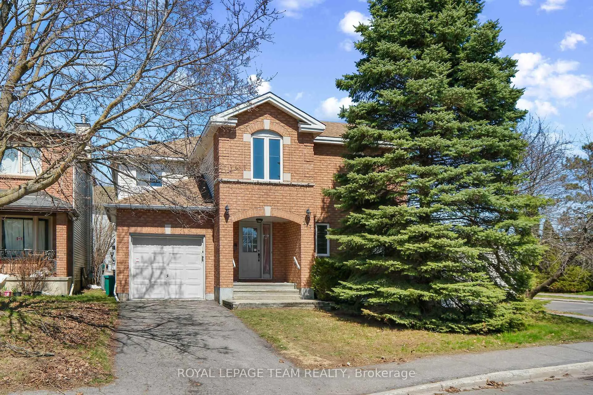 Front of 227 Twyford Street