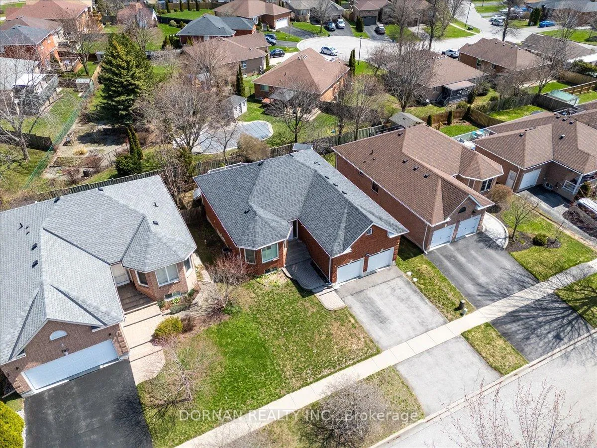 Photo 3 of 754 Munson Crescent, Cobourg — HOMEH