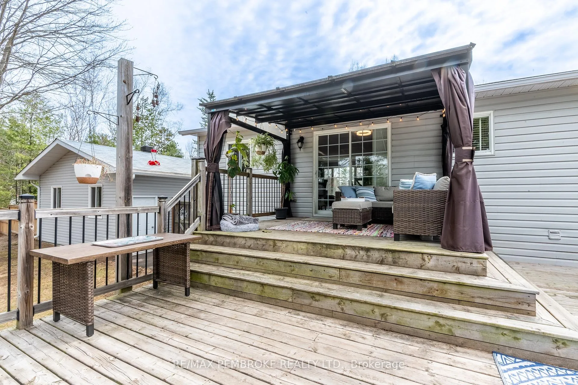 Photo 10 of 18 Cardinal Crescent, Petawawa — HOMEH