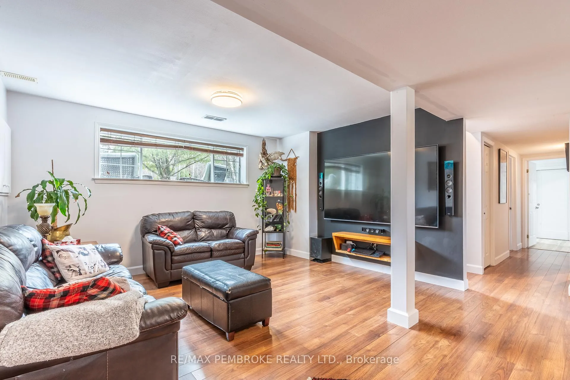 Photo 35 of 18 Cardinal Crescent, Petawawa — HOMEH