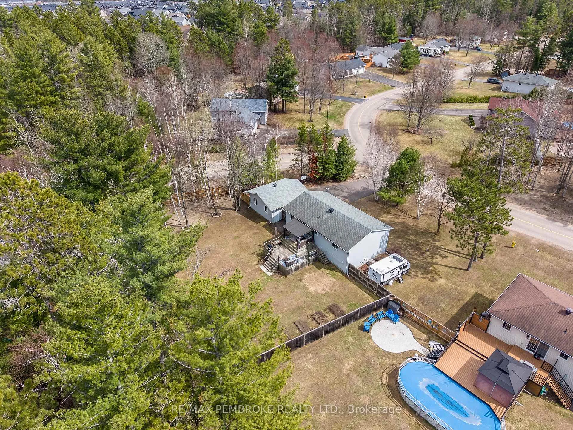 Photo 45 of 18 Cardinal Crescent, Petawawa — HOMEH