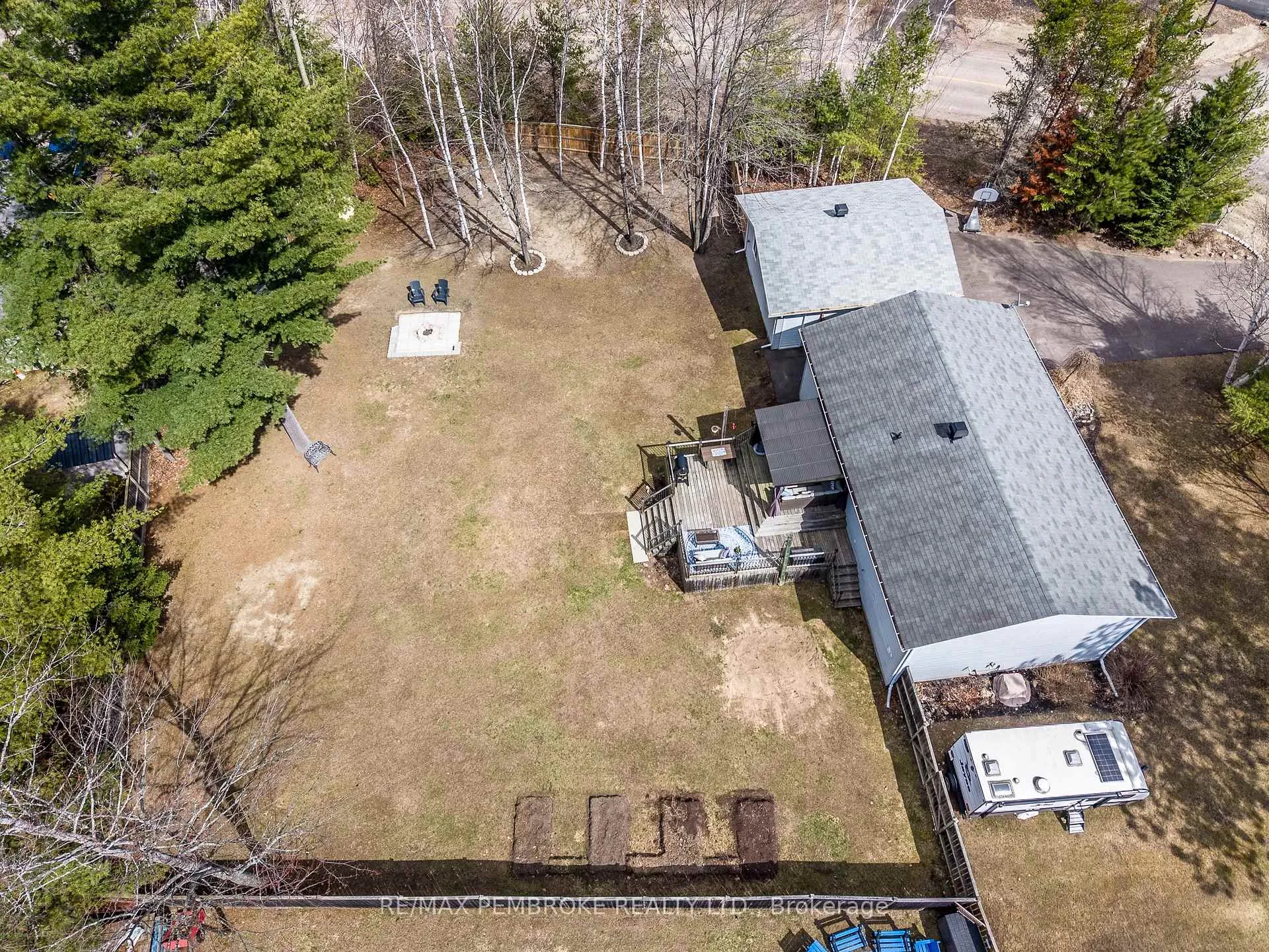 Photo 46 of 18 Cardinal Crescent, Petawawa — HOMEH