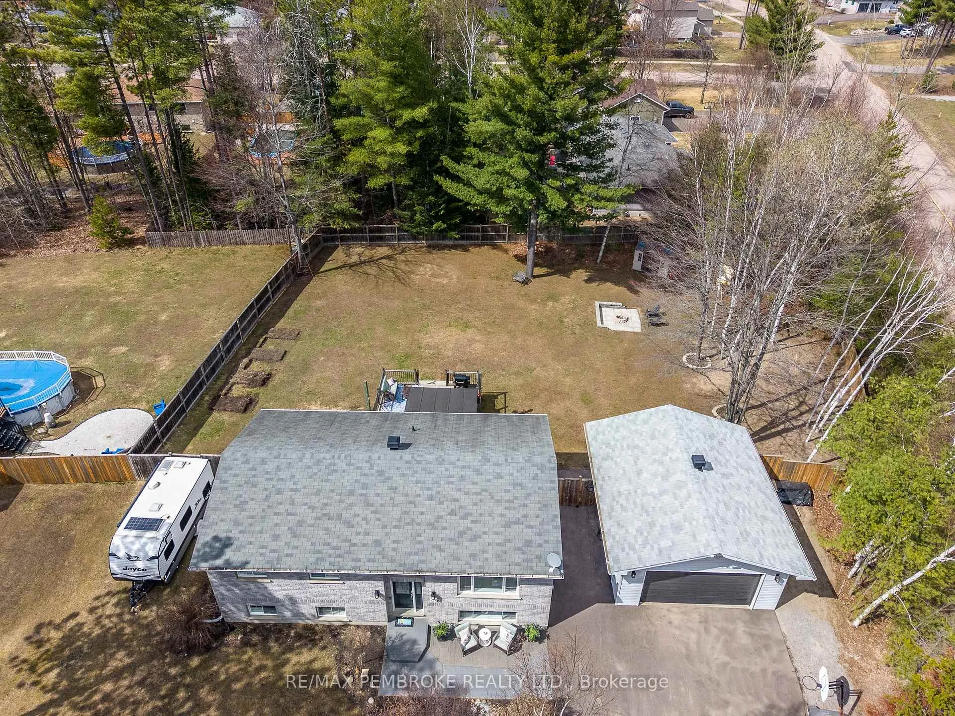 Photo 47 of 18 Cardinal Crescent, Petawawa — HOMEH