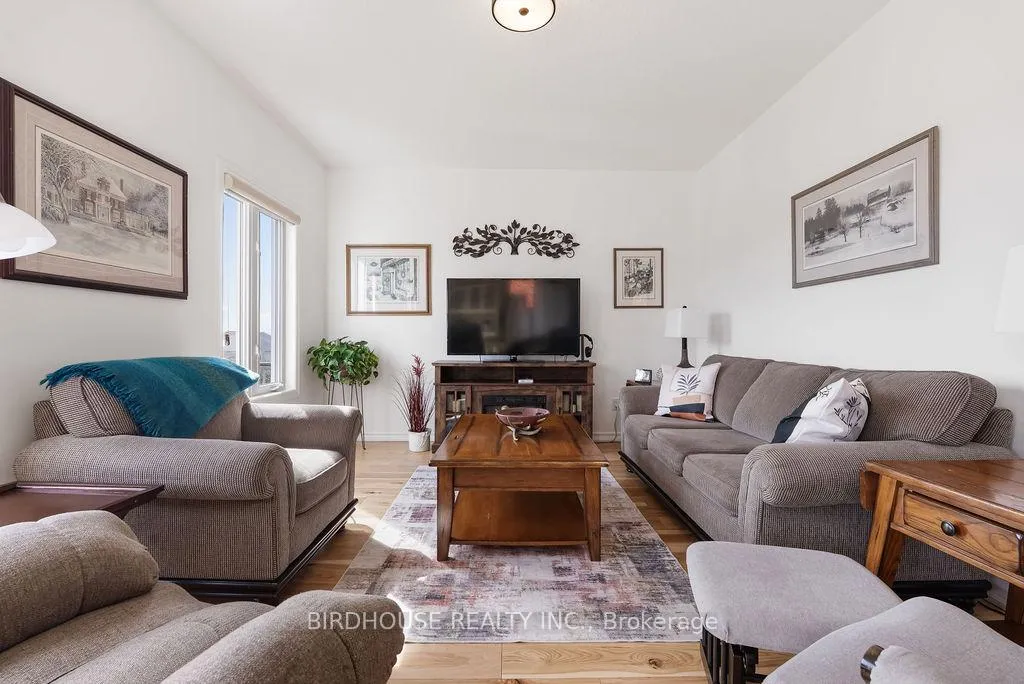 Photo 12 of 316 Blacksmith Way, Peterborough, Northcrest Ward 5 — HOMEH