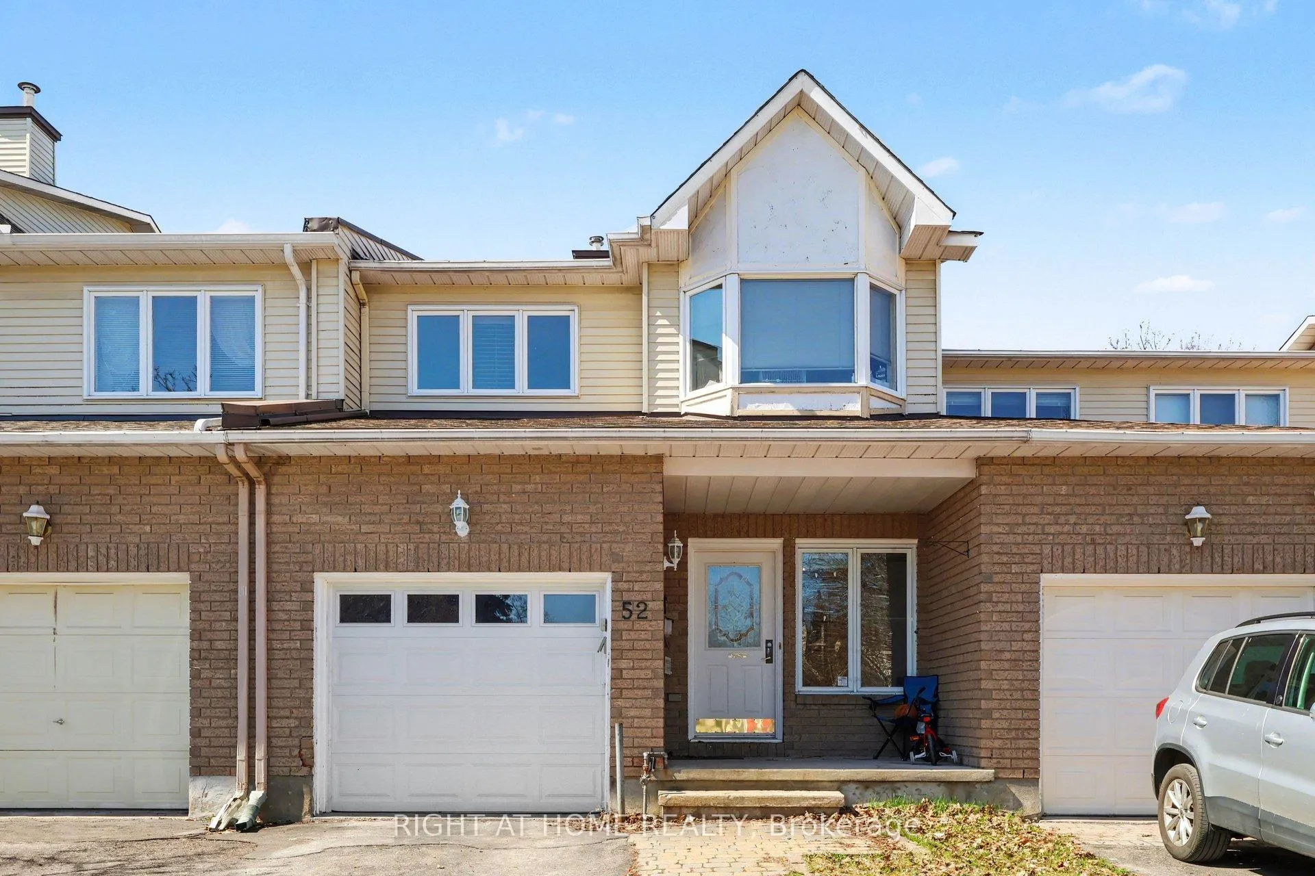 Photo 1 of 52 Scarlet Court, Ottawa, Hunt Club Park/Greenboro — HOMEH