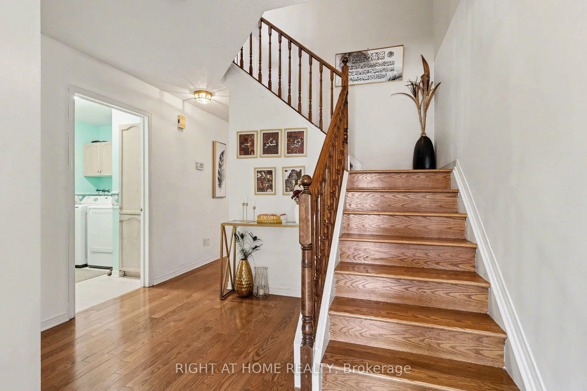 Photo 3 of 52 Scarlet Court, Ottawa, Hunt Club Park/Greenboro — HOMEH