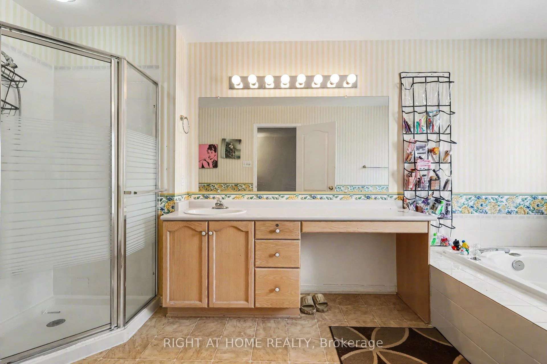 Photo 14 of 52 Scarlet Court, Ottawa, Hunt Club Park/Greenboro — HOMEH