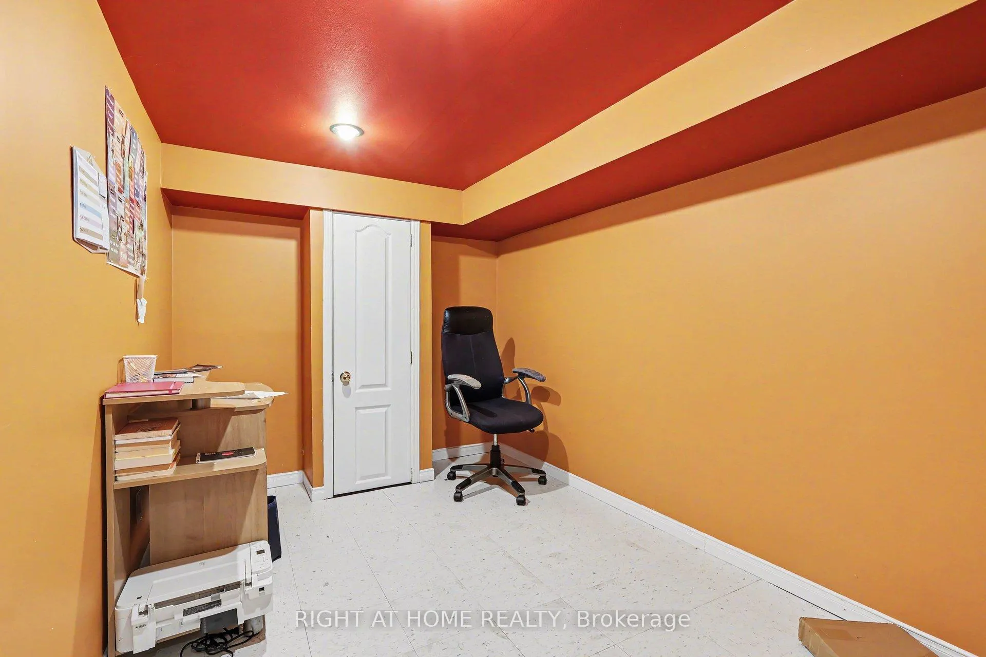 Photo 18 of 52 Scarlet Court, Ottawa, Hunt Club Park/Greenboro — HOMEH
