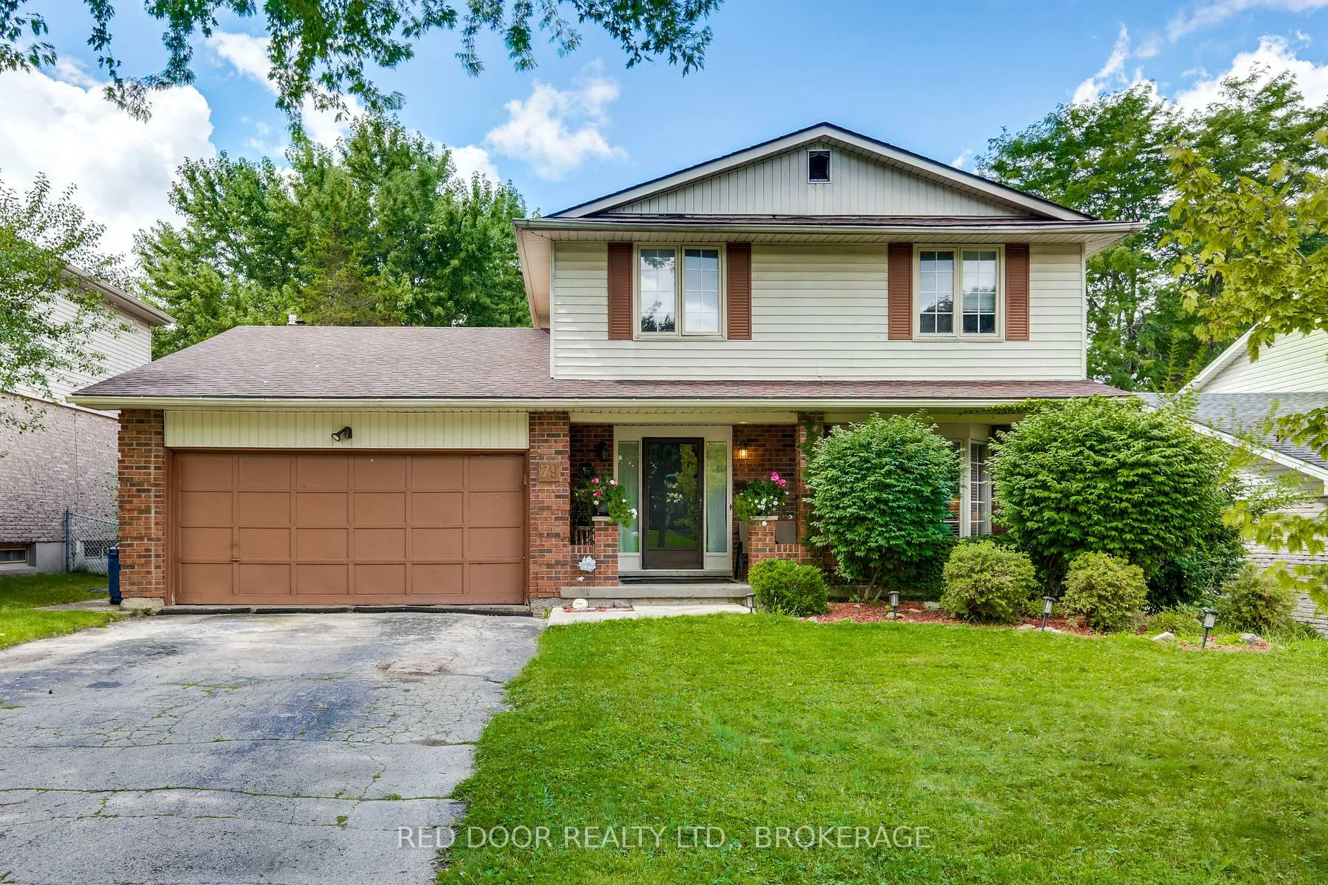 Front of 79 Greenbrier Crescent