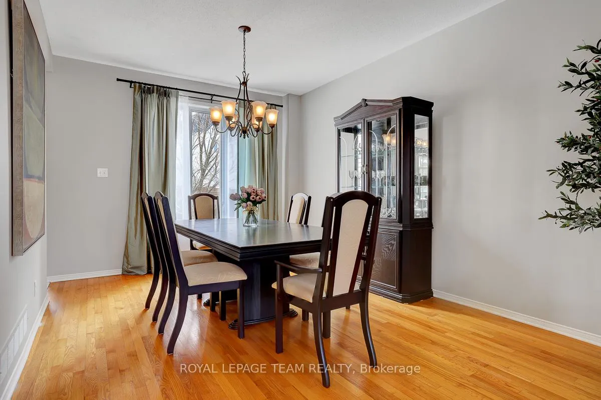 Photo 4 of 39 Crosspointe Avenue, Ottawa, Barrhaven East — HOMEH