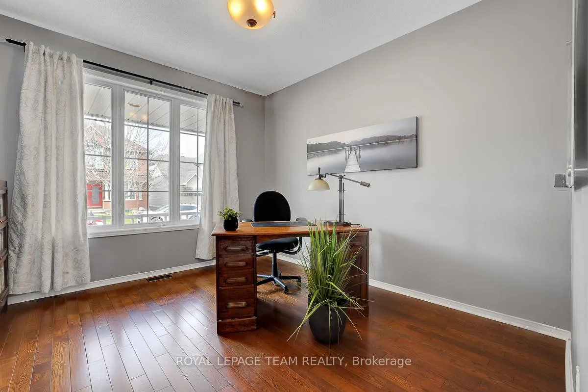 Photo 5 of 39 Crosspointe Avenue, Ottawa, Barrhaven East — HOMEH