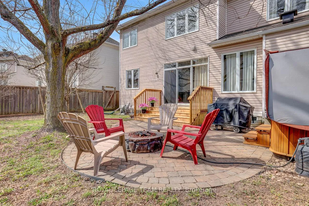 Photo 26 of 39 Crosspointe Avenue, Ottawa, Barrhaven East — HOMEH