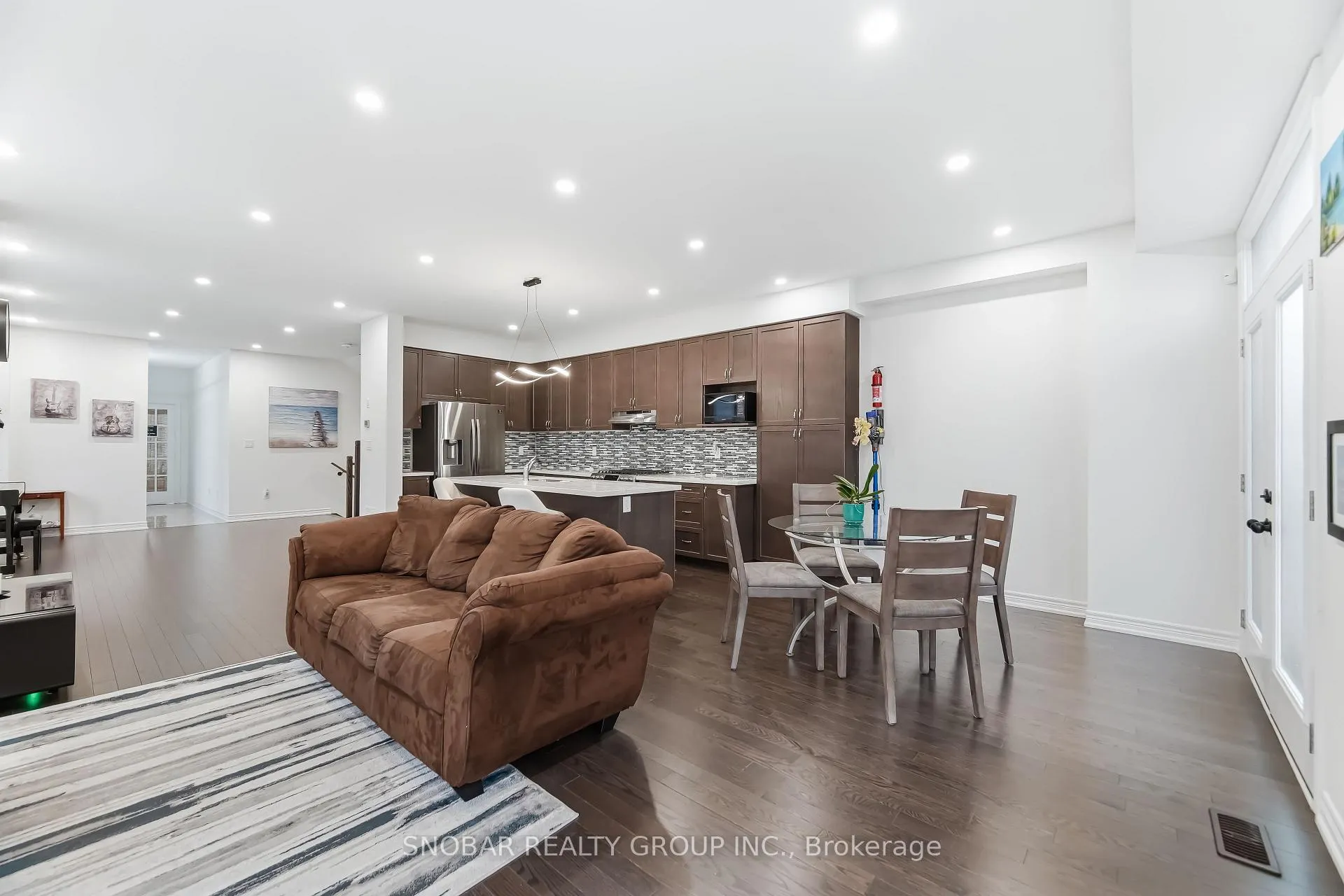 Photo 8 of 1342 Britton Crescent, Milton, Ford — HOMEH