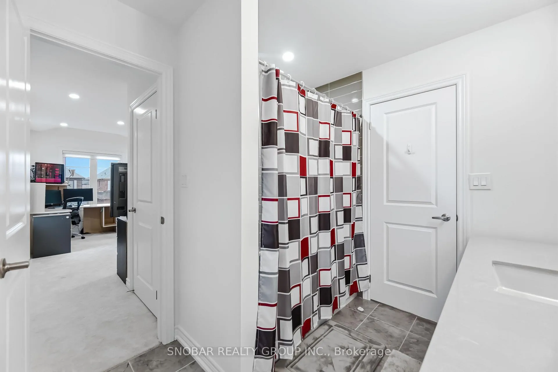 Photo 24 of 1342 Britton Crescent, Milton, Ford — HOMEH