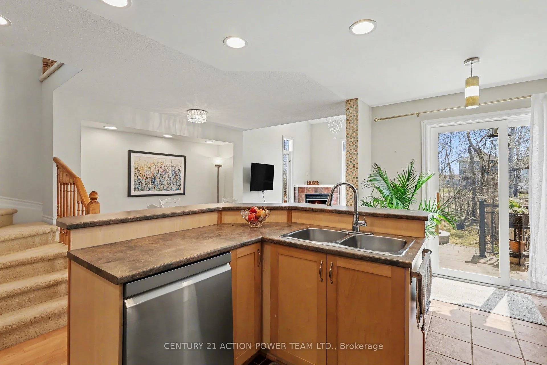 Photo 13 of 2066 Melette Crescent, Ottawa, Avalon East — HOMEH