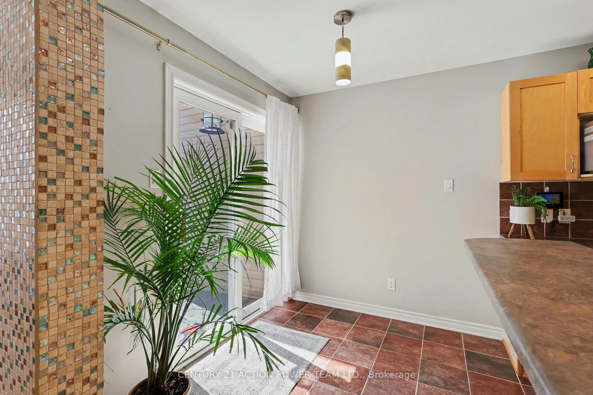 Photo 17 of 2066 Melette Crescent, Ottawa, Avalon East — HOMEH