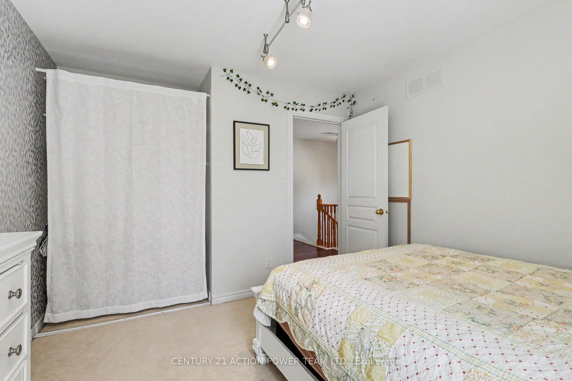 Photo 25 of 2066 Melette Crescent, Ottawa, Avalon East — HOMEH