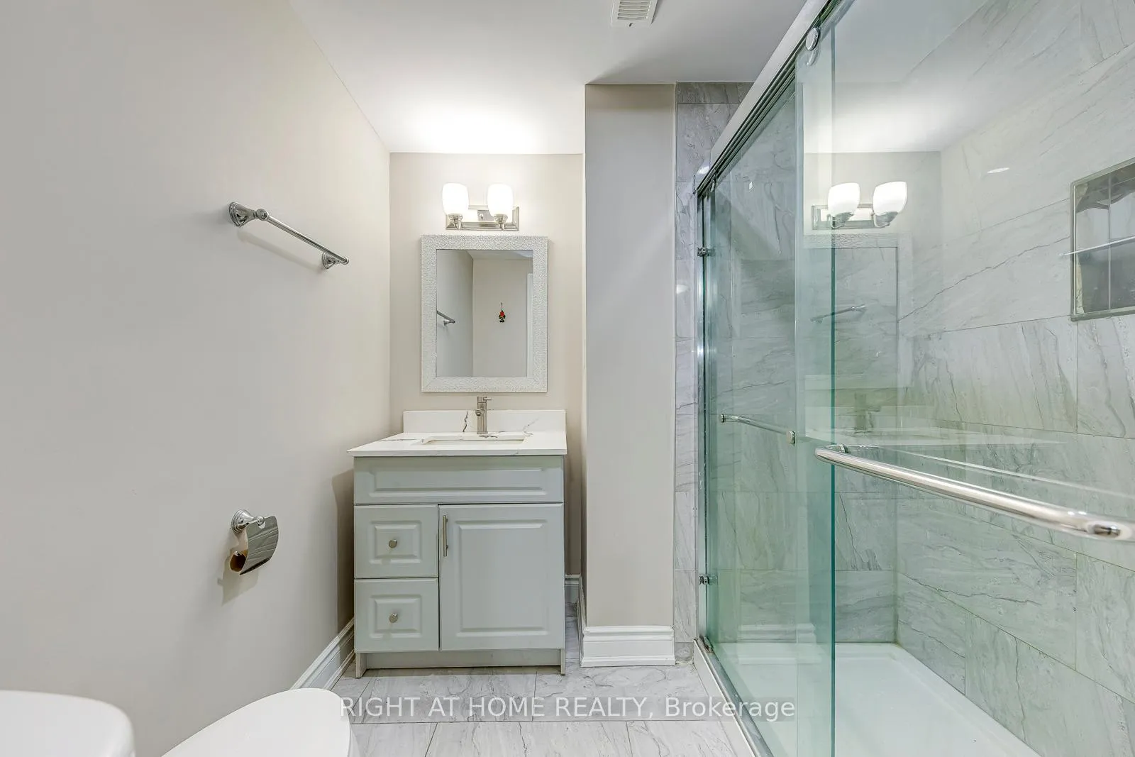 Photo 1 of Unit lower, 99 Masters Green Crescent, Brampton, Snelgrove — HOMEH