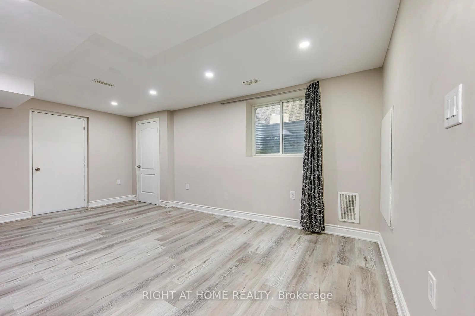 Photo 10 of Unit lower, 99 Masters Green Crescent, Brampton, Snelgrove — HOMEH