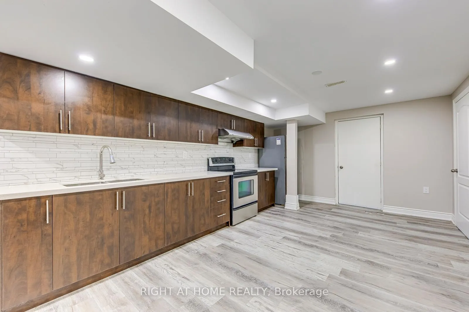 Photo 11 of Unit lower, 99 Masters Green Crescent, Brampton, Snelgrove — HOMEH