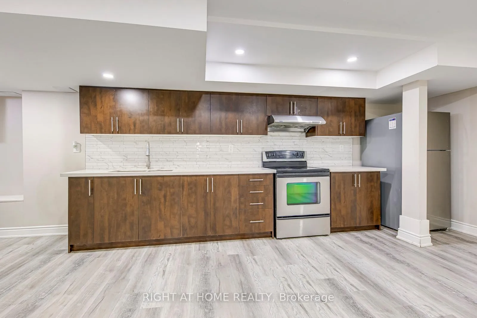 Photo 12 of Unit lower, 99 Masters Green Crescent, Brampton, Snelgrove — HOMEH
