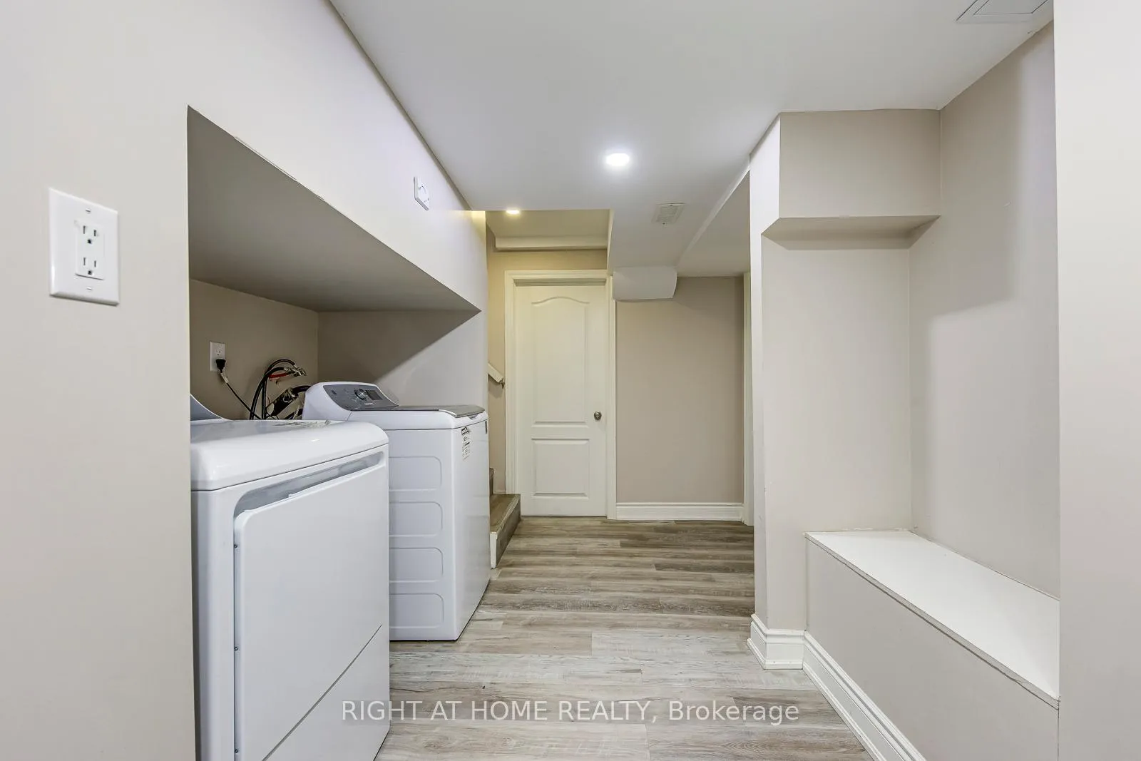 Photo 16 of Unit lower, 99 Masters Green Crescent, Brampton, Snelgrove — HOMEH