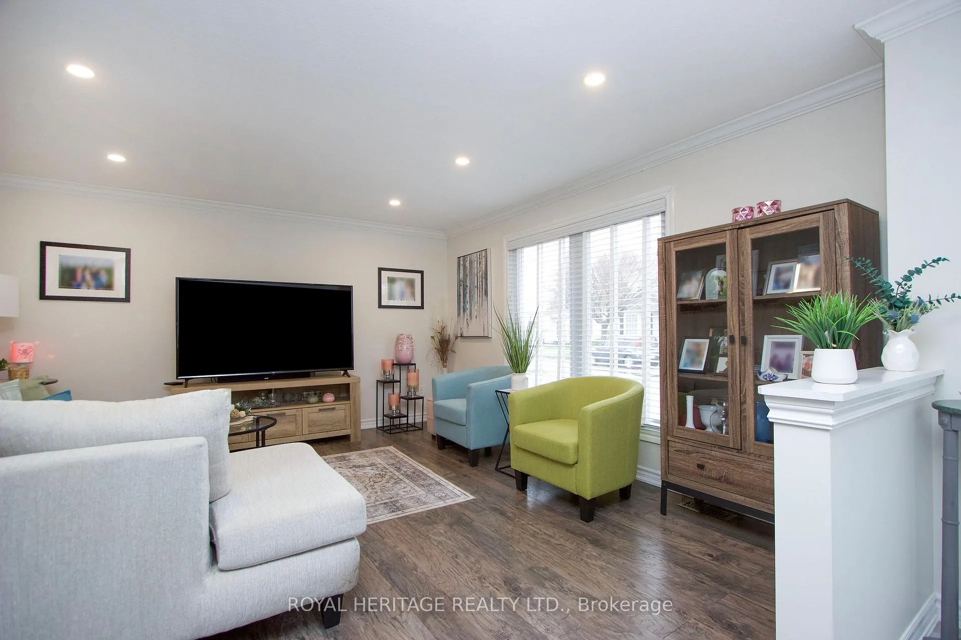 Photo 3 of 209 Wilmot Trail, Clarington, Newcastle — HOMEH