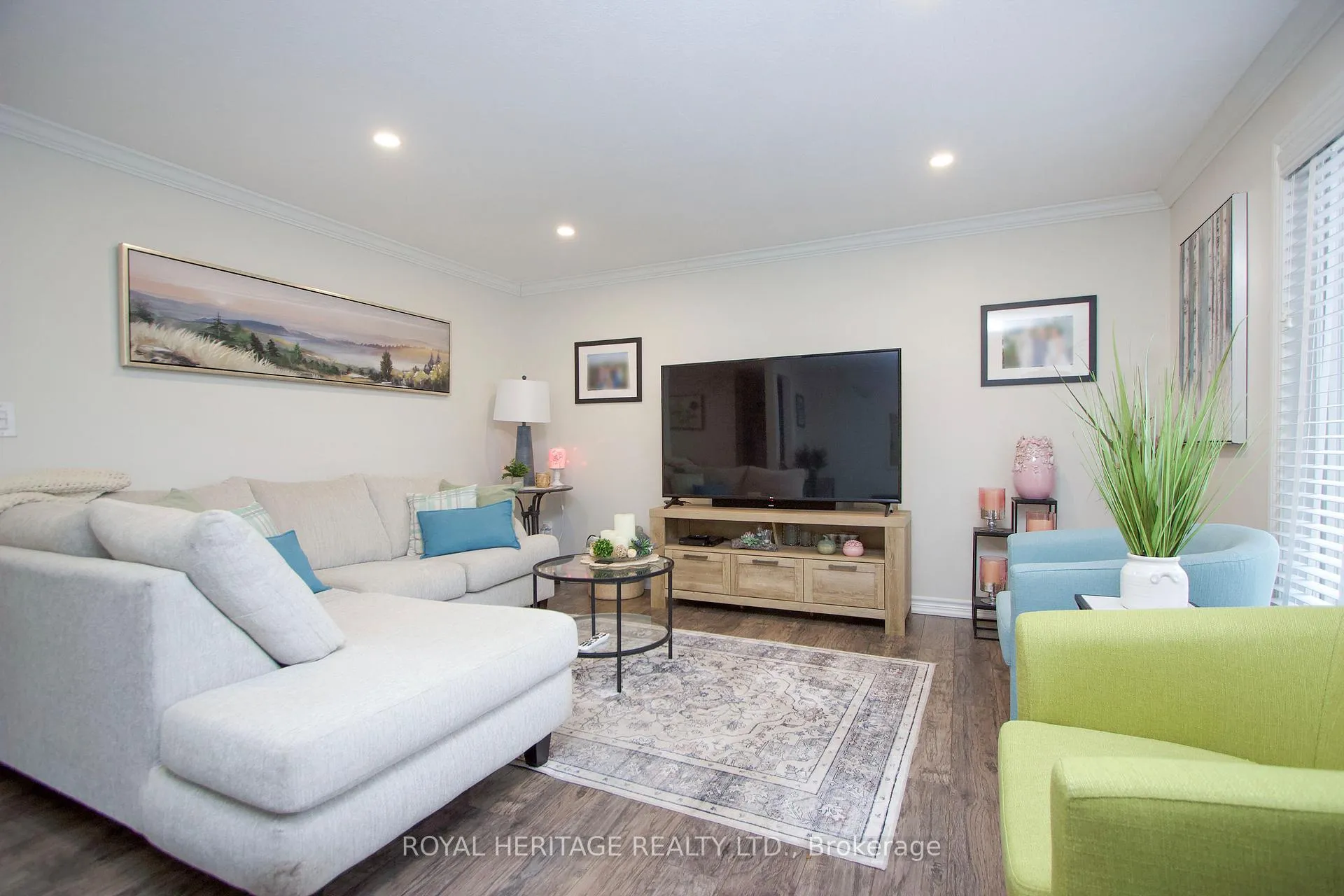 Photo 5 of 209 Wilmot Trail, Clarington, Newcastle — HOMEH