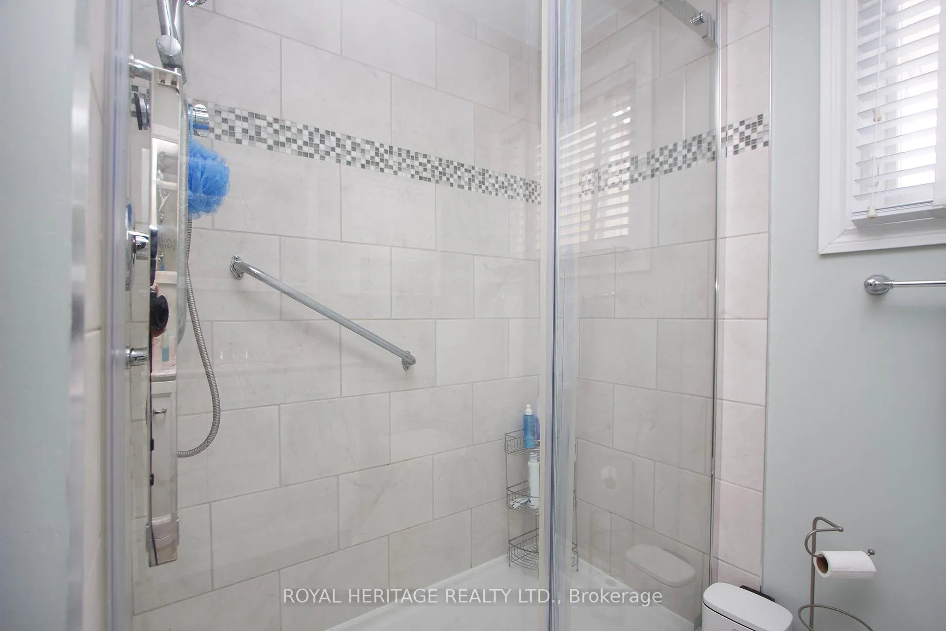 Photo 19 of 209 Wilmot Trail, Clarington, Newcastle — HOMEH